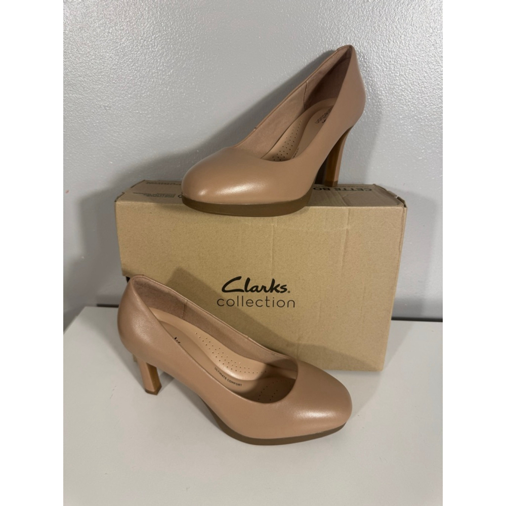 Size 8 Clarks Warm Beige/Nude Leather Heels Ambyr2 Bradley Round Toe Classic - Picture 2 of 9